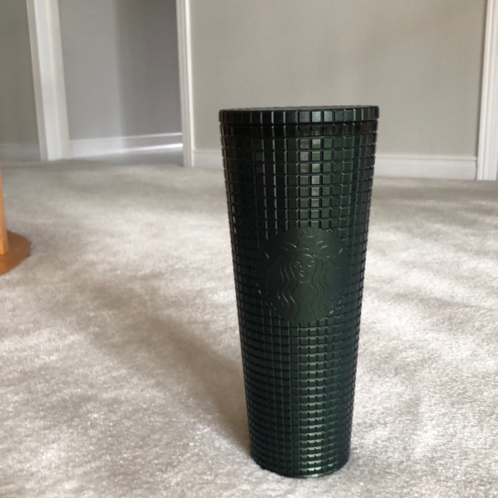 24 OZ Starbucks cup